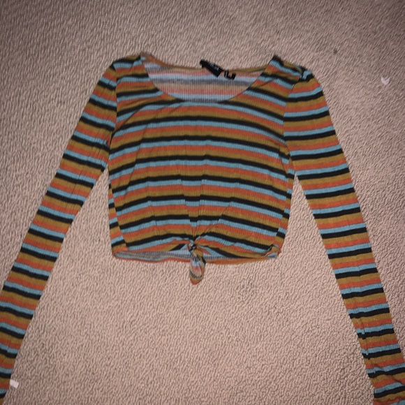 ☆ vintage crop top ☆ - Picture 2 of 2